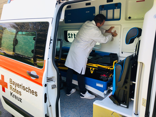 Krankenwagen-Innenraum Innenraum eines Krankenwagens