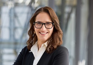 Portraitbild von Prof. Dr. Andrea Büttner - Institutsleiterin Fraunhofer IVV