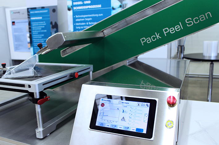 Anlage und Bildschirm zu sehen von Pack Peel Scan