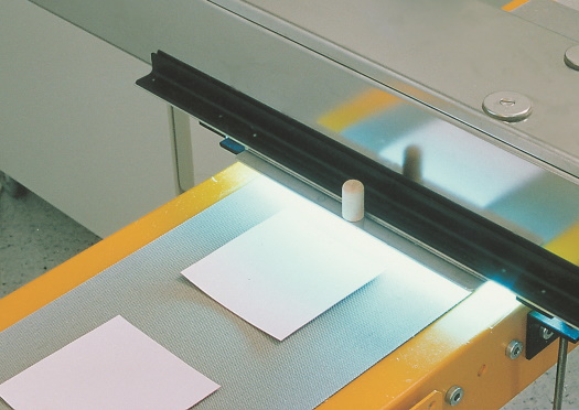 UV system with low pressure lamp for sterilization of surfaces