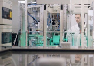 Researcher works on the model plant for thermoformed packaging