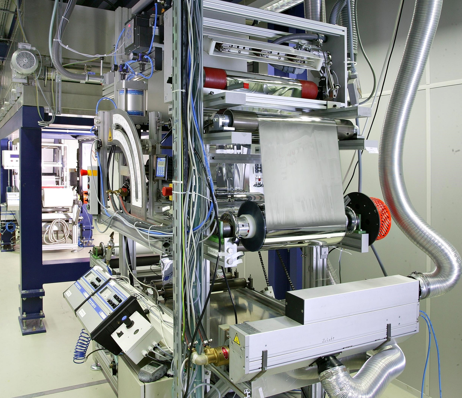 During the coating process, the paper is passed over rollers and provided with the "BioActive Materials". These are supplied as an aqueous dispersion. During the coating process, the paper is passed over rollers and provided with the "BioActive Materials". These are supplied as an aqueous dispersion.
