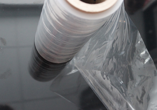 Technologie zum HF-Schweißen von recyclebaren Monomaterial-Verpackungsfolien Abbildung einer Verpackungsfolie auf der Rolle