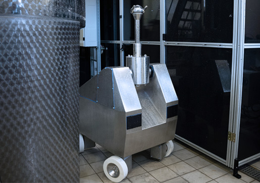 Abbildung des Reinigungsroboters in einer Laborumgebung. 